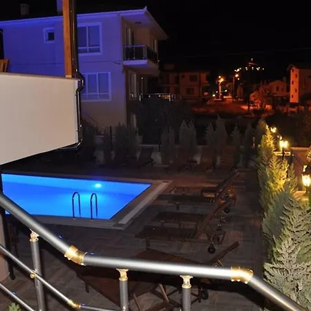 Cunda Giritlioğlu Otel Ayvalı