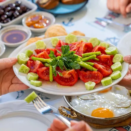 Cunda Giritlioğlu Otel 2*