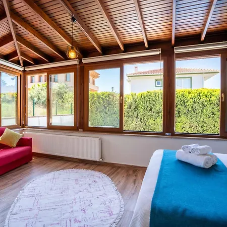 فندق Cunda Giritlioglu Adult Only 2*