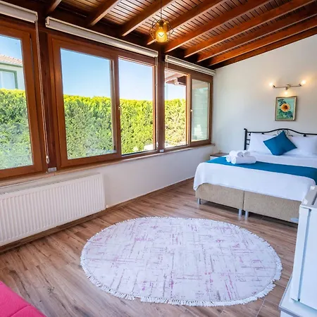 Cunda Giritlioglu Adult Only Ayvalı