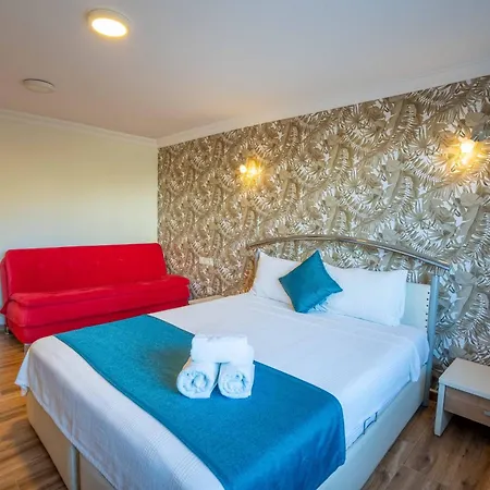 Cunda Giritlioğlu Otel 2*