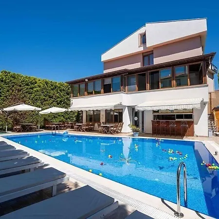 Cunda Giritlioglu Adult Only 2*